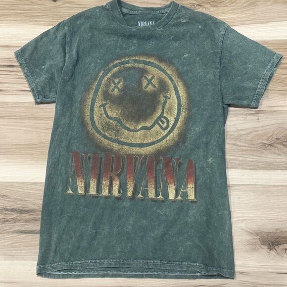 Nirvana Green Short Sleeve Graphic Tee Shirt Women’s Small - Picture 1 of 2